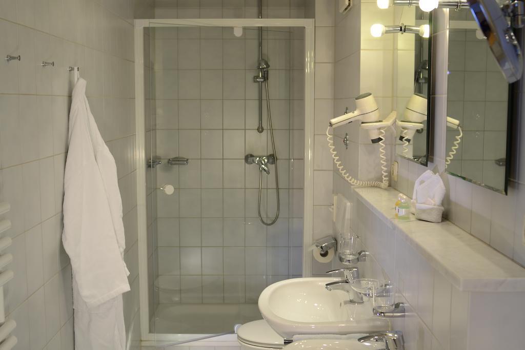 Hotel Am Ostpark Neubiberg Room photo